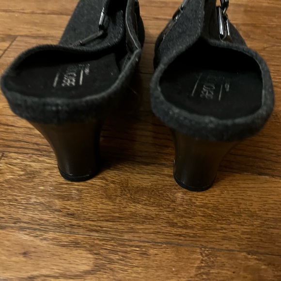 Aerology mules coal colours with buckle size 8.5 - Picture 3 of 4